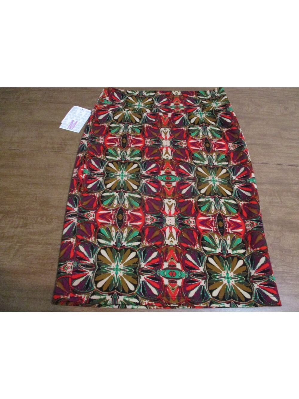 LULAROE CASSIE SKIRT MULTI COLOR RED GREEN BROWN SIZE MEDIUM